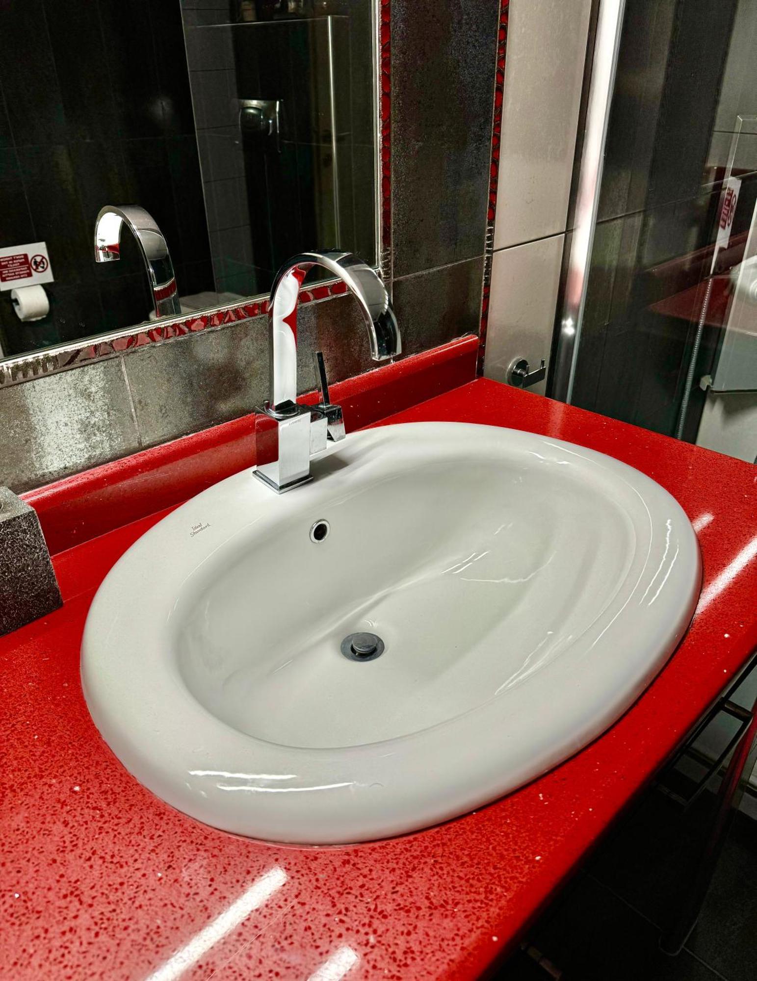 Luxury In The Center Apartment *