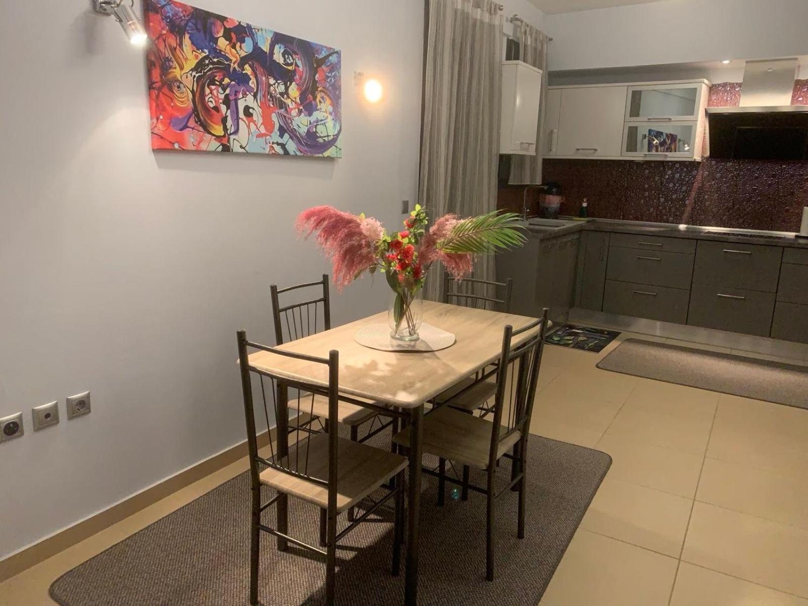 Luxury In The Center Apartment